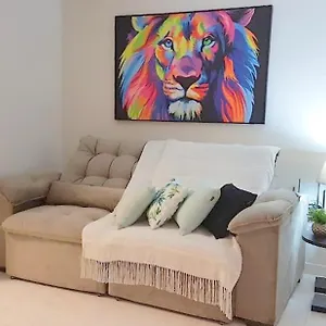 Apartamento Conforto Prox Do Shopping Nações Prox Abba Church - Cozinha Completa - Ar Condicionado - Wifi - Smart Tv 32' - Youtube E Apps - Estacionamento Privado - Portaria 24h - Acomoda Até 6 Pessoas - Anfitriã Superhost No 5 Estrelas, Criciuma (Santa Catarina)